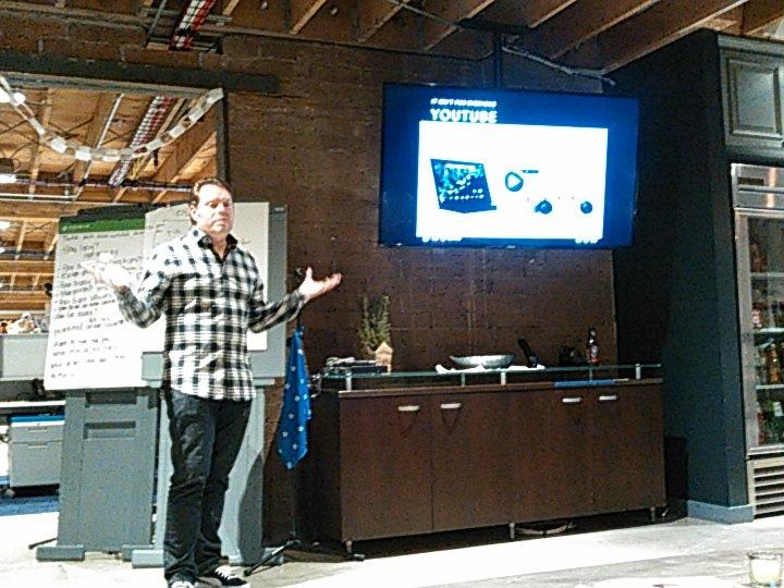 EileenMKane's tweet image. .@SeanBollinger1 recommends @Wistia Video &amp;amp; #ContentStrategy #PHXCS LightningTalks w/@ phxdc &amp;amp; @LaneTerralever