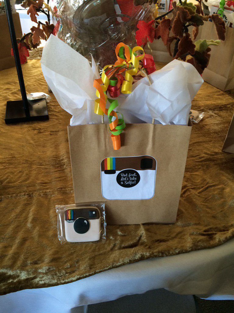 Shout out to <a href="/InlandCellular/">Inland Cellular</a> for their awesome #instagram table at the <a href="/MLChamber/">Moses Lake Chamber</a> banquet.