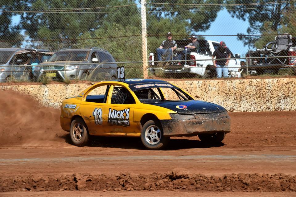 Happy Birthday to Drew Ogle (Street Stocks - pic), Peter Green (Wingless Sprints) & Bradley Oldfield (Jnr Sedans). 