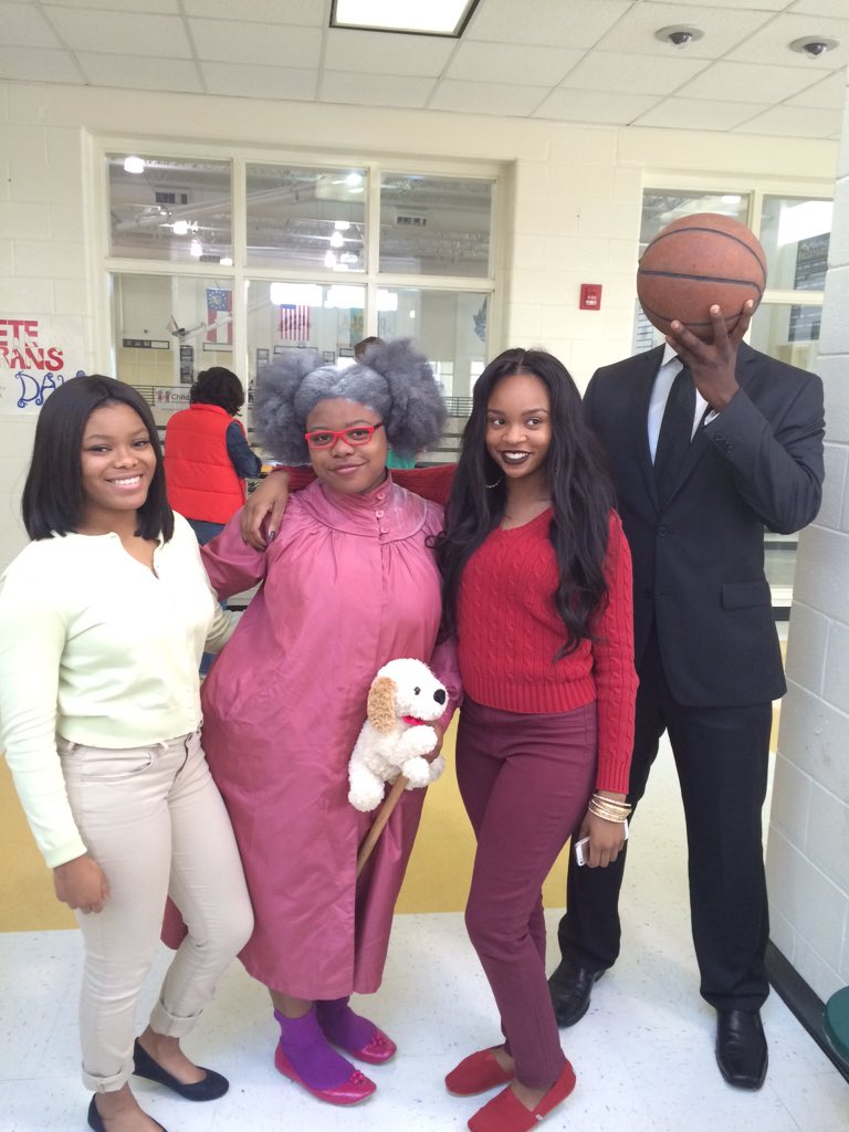 Geennn_'s tweet image. Proud Family 😭😍❤️ #CharacterDay