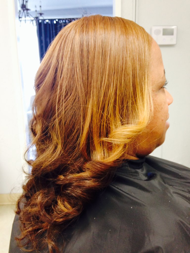 hairNcakes's tweet image. Sum1 needed her #color touched up. #shampoo #pressandcurl #matrix #socolor #hairbyCarmenRene #RestorationTheSalon 💁🏽