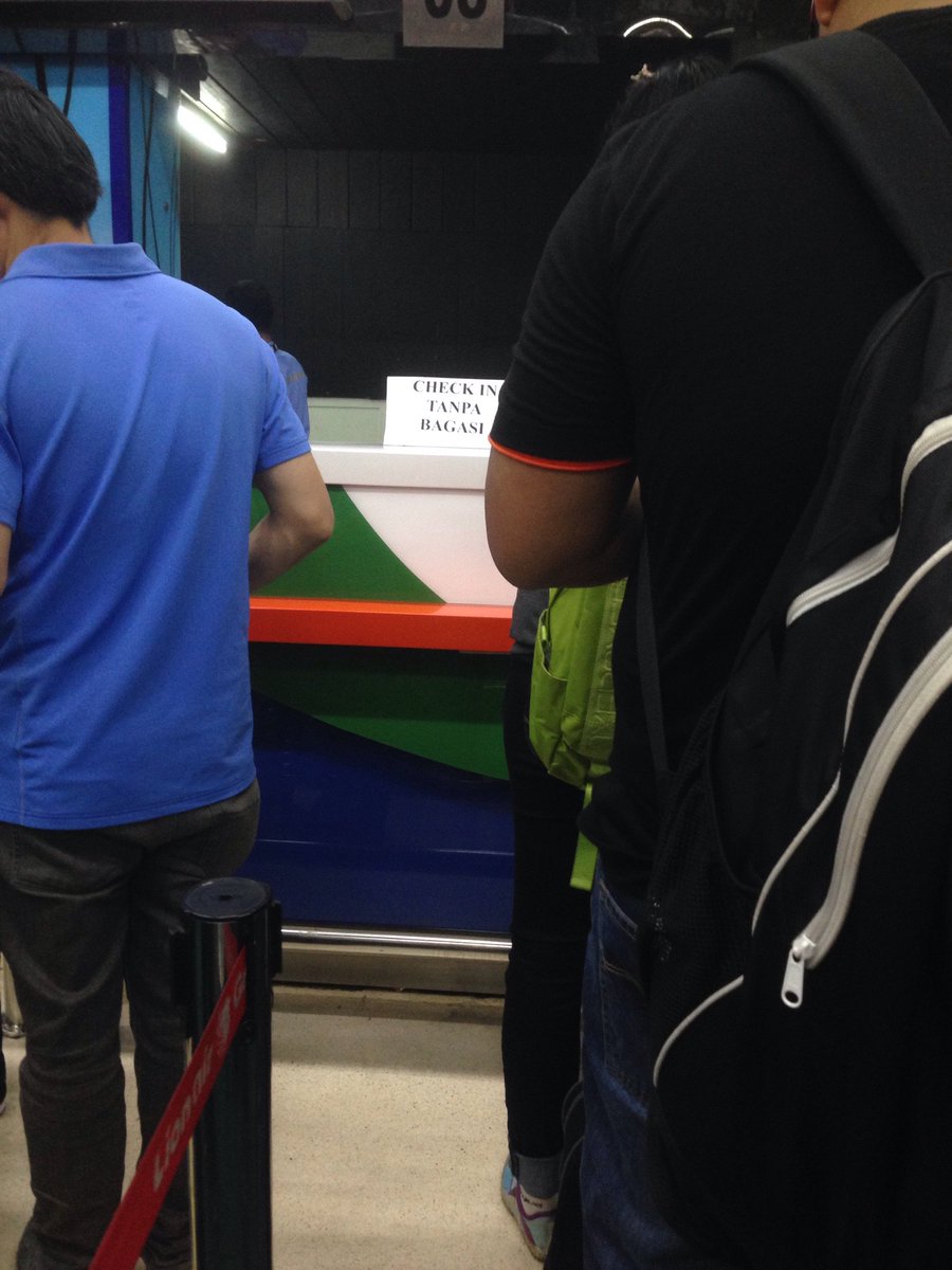 Kecewa dgn sistem check in <a href="/BatikAir/">AIR</a> informasi "check in tanpa bagasi" tetapi melayani antrian yg bawa koper