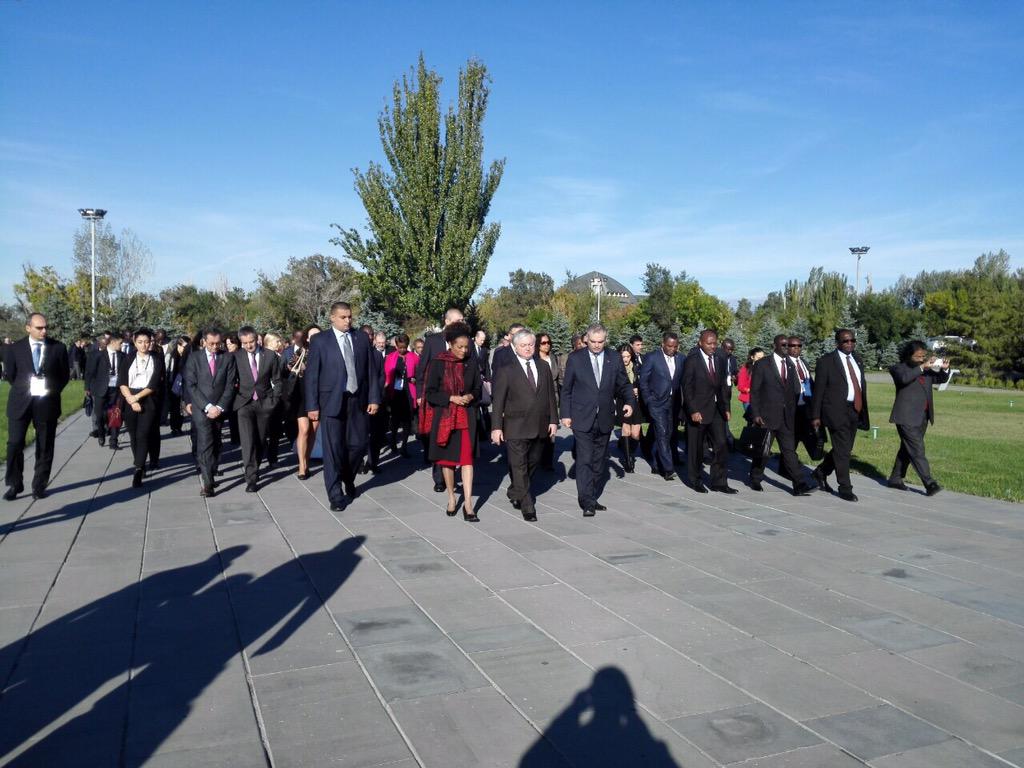 cmfevn2015's tweet photo. La delegation de #CMFEVN2015 de @OIFfrancophonie en marche vert la memorial du #GenocideArmenien http://t.co/ACh3imXrV1