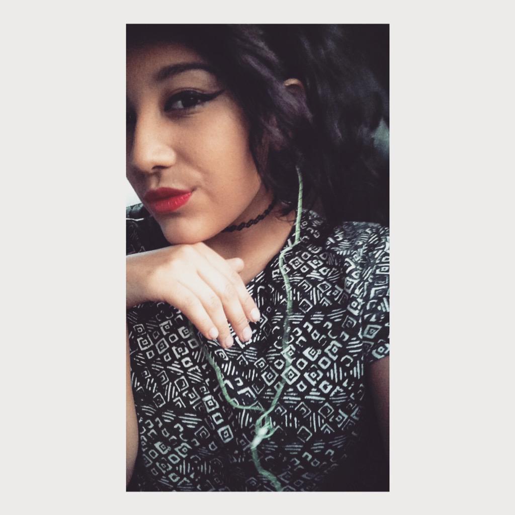 Rad_Giselle's tweet photo. One day I'm gonna kill everyone I hate 😊😊😊😊😊😊😊😊😊😊😊😊😊😊😊🔪🔪🔪🔪🔪🔪🔪 http://t.co/UEiFD4E1aw