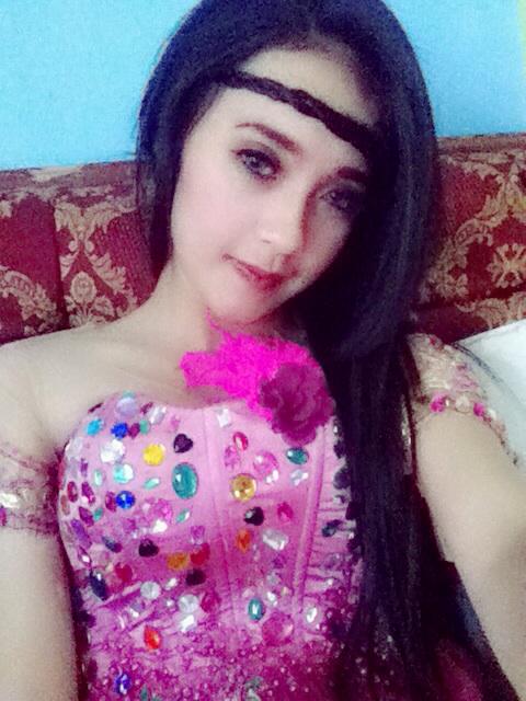 NeverdiesAdi's tweet photo. sinden geulis RT @moonithaARdl: da abi mah naon atuh sinden :( http://t.co/VYz5dJQCrN