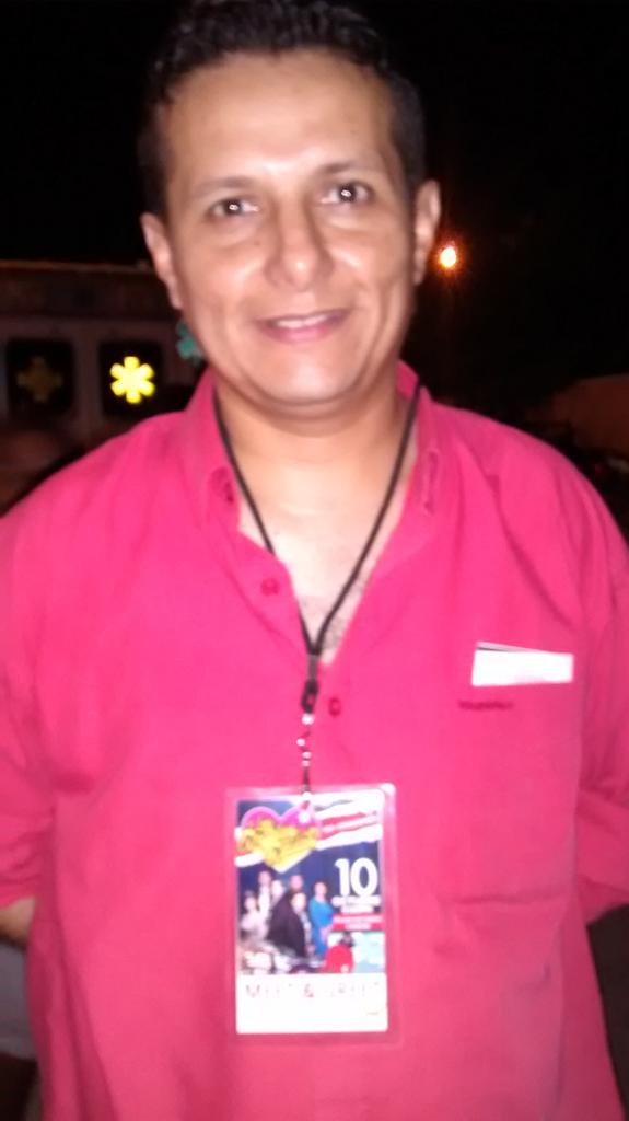 syk33's tweet photo. @MixDavidPantoja Gracias Mix por el convivió #angelesazulez http://t.co/bMxYUcmfUJ