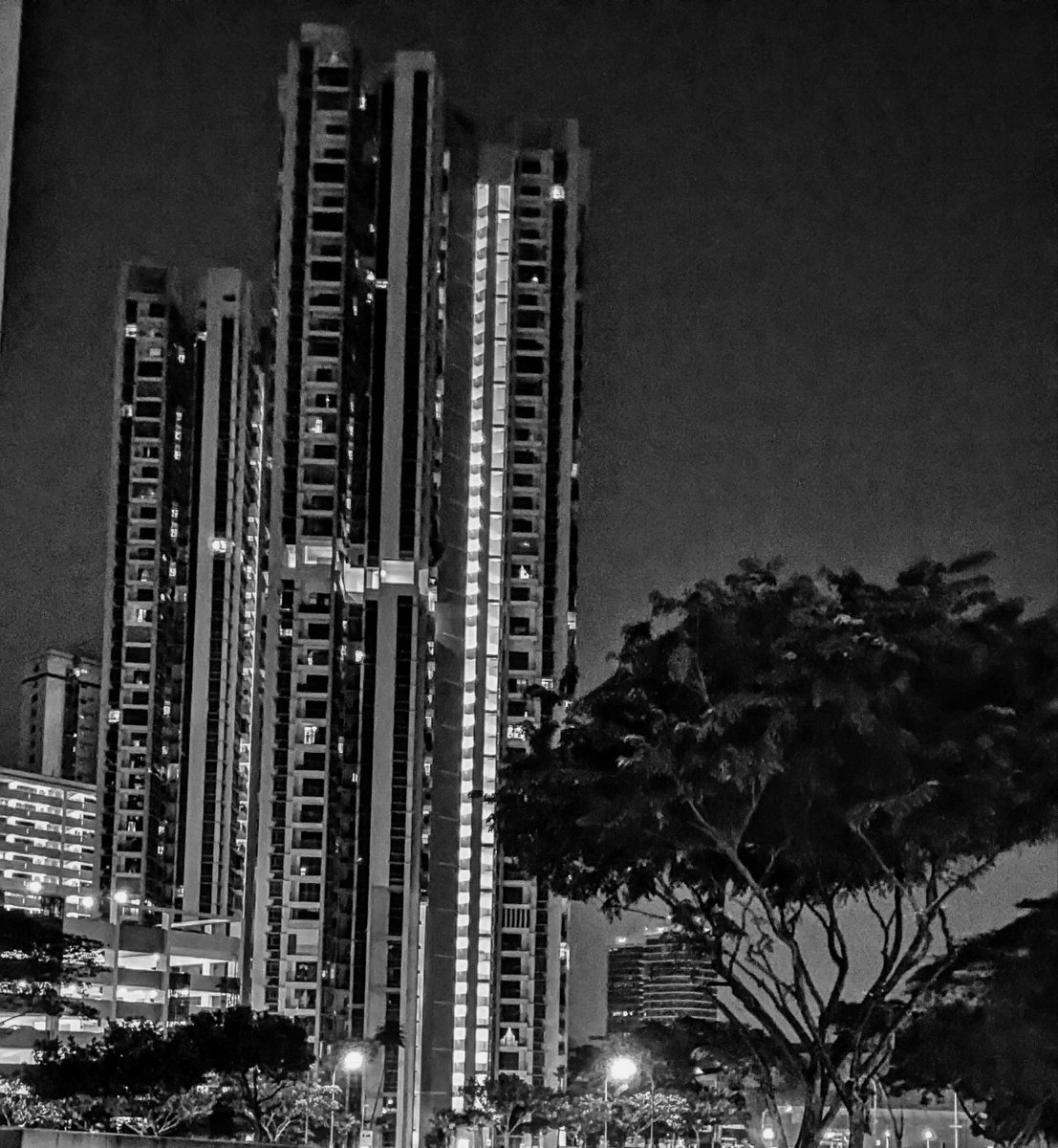 vanet353635talk's tweet photo. Sunday's be like #sgstreet #streetphotography #smrt #c5ultra http://t.co/nUCeJ03MXB