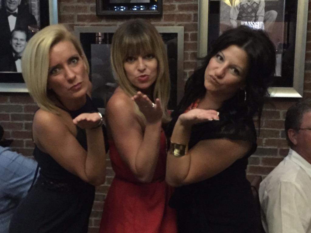 VanessaBNews's tweet image. Kisses from #Bearkats! #SlotsOfFun at @GoldenNuggetLC @VicnAnthonys