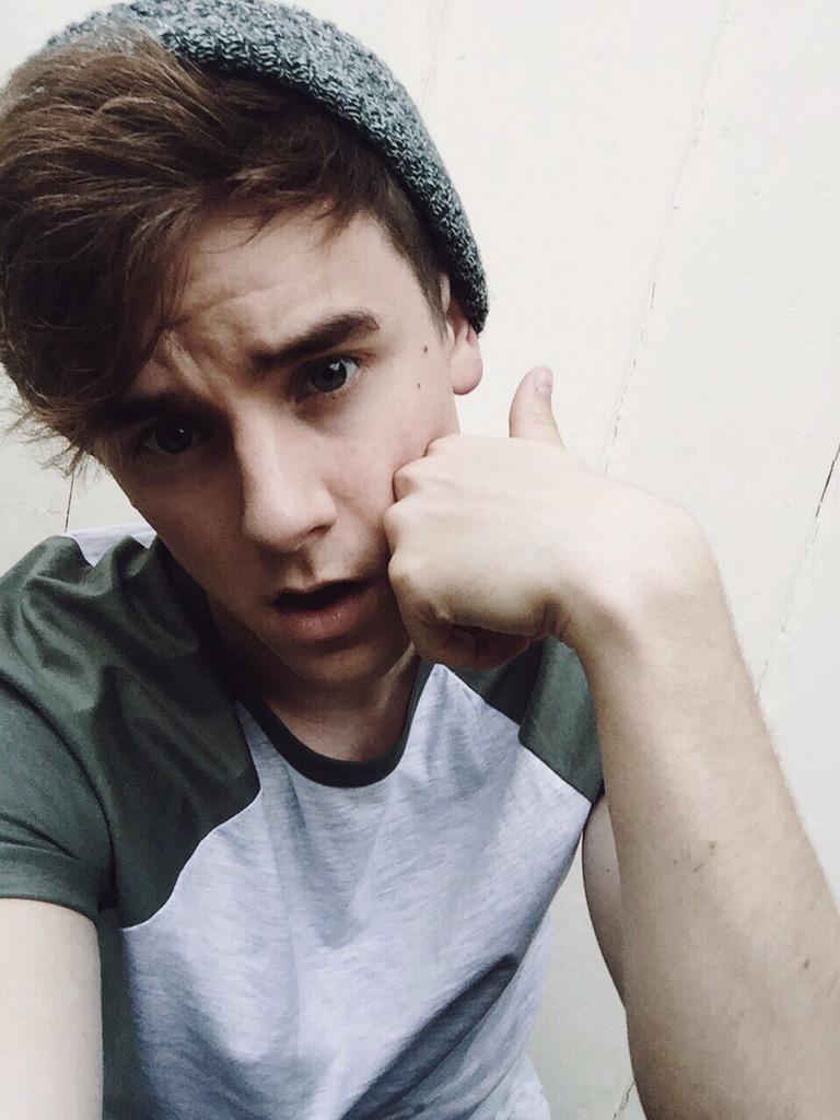 connorfranta's tweet image. i took a photo of myself