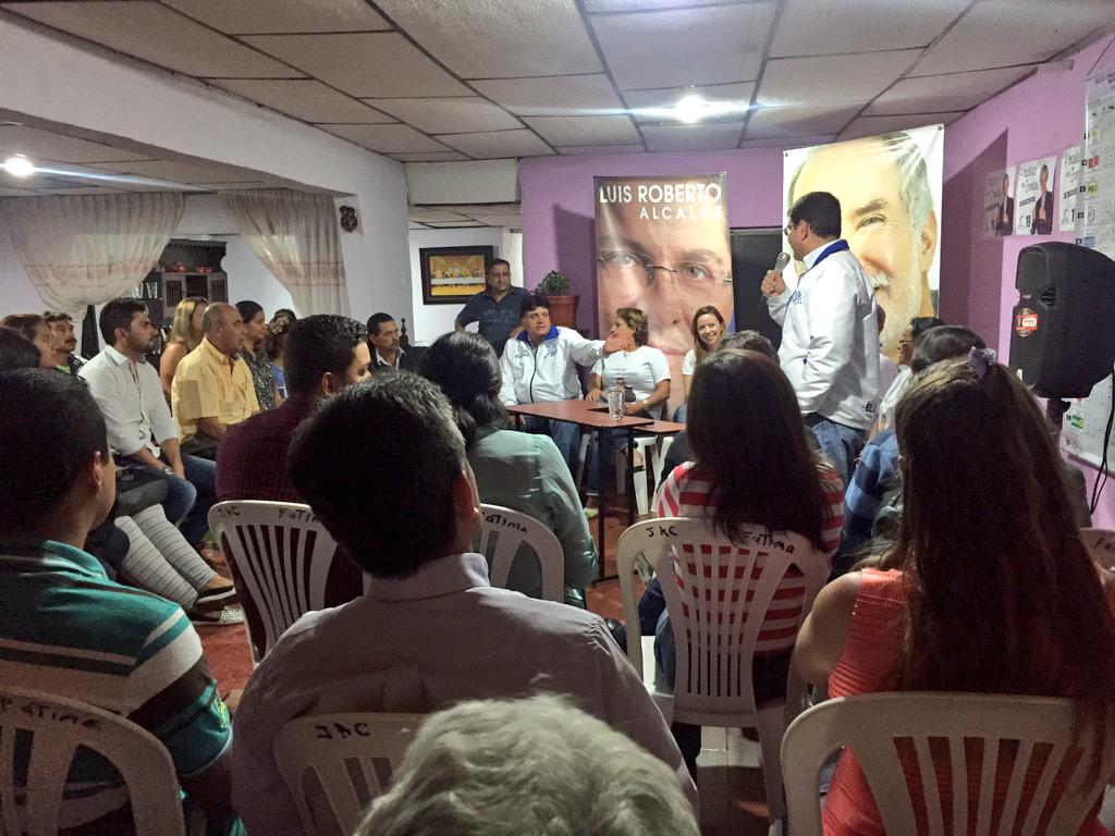 LuisRobertoRM's tweet photo. Generaremos entornos accesibles para la población con discapacidad  en los diferentes espacios públicos #ÉlSíCumple http://t.co/0l3yeln9v7