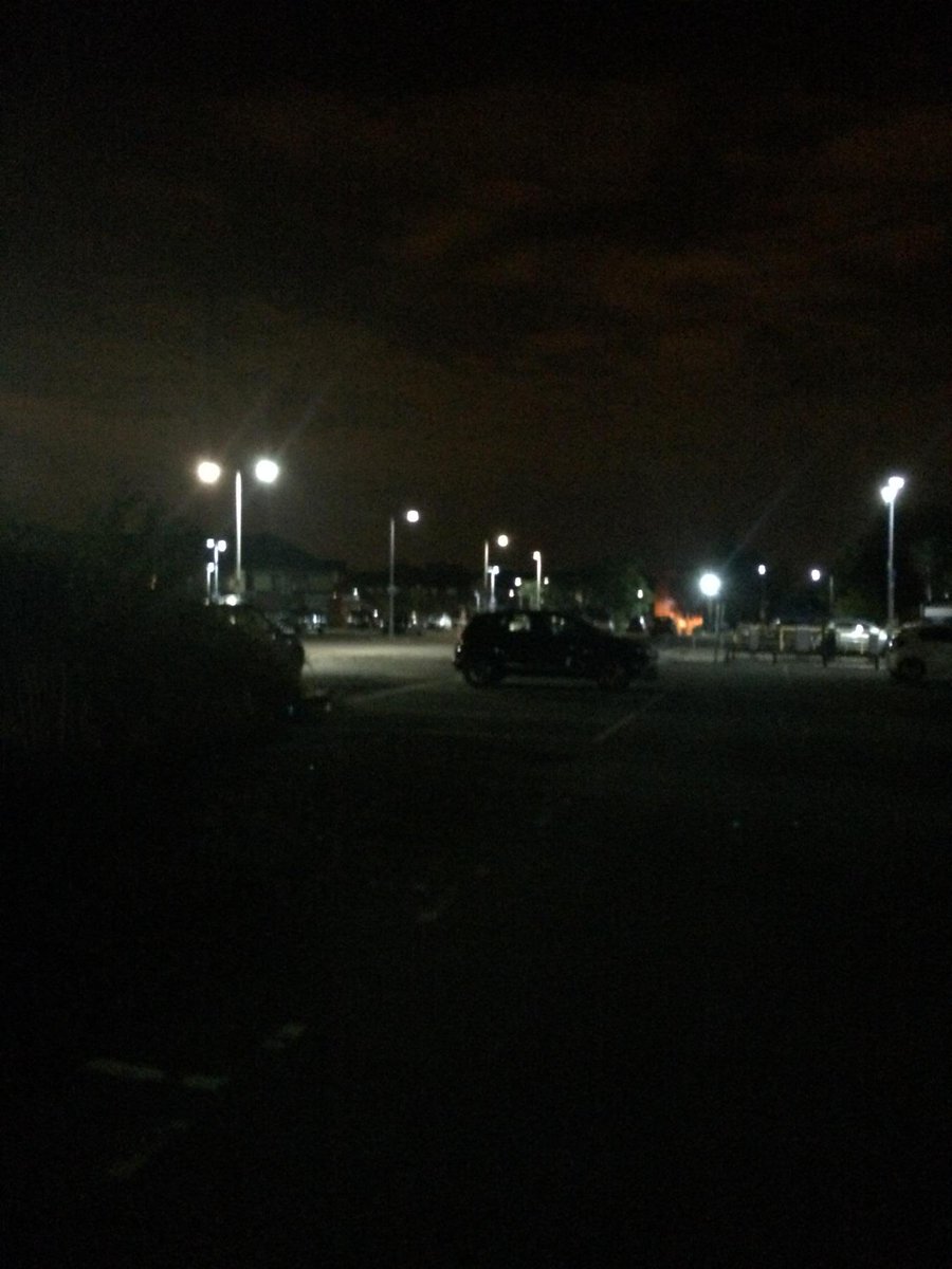 bevJacks's tweet image. This is my way to my car after work in my works car park #whatsecurity  #sodark
