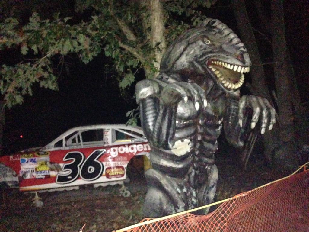 EHTCurrent's tweet photo. Great night at @ScullvilleFire Terror in Junkyard. #eht #nj #halloween http://t.co/7zGTCkNuDr
