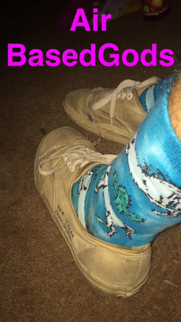 MixxedJesus's tweet photo. Air BasedGods #DirtyVans #BasedBoy http://t.co/BzTeWts5Hl
