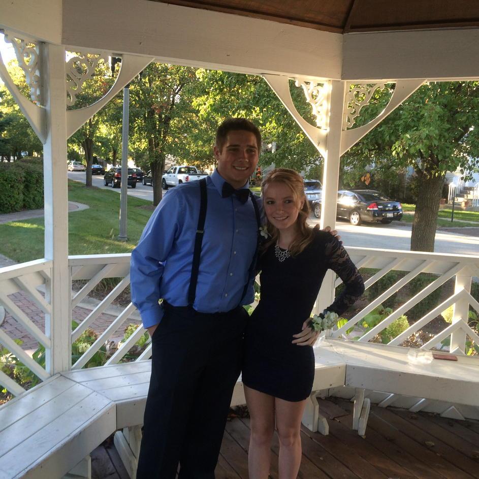 MikeVanGilder's tweet photo. Homecoming 2015
#JakeMike #stylin http://t.co/ykCO8PlI25