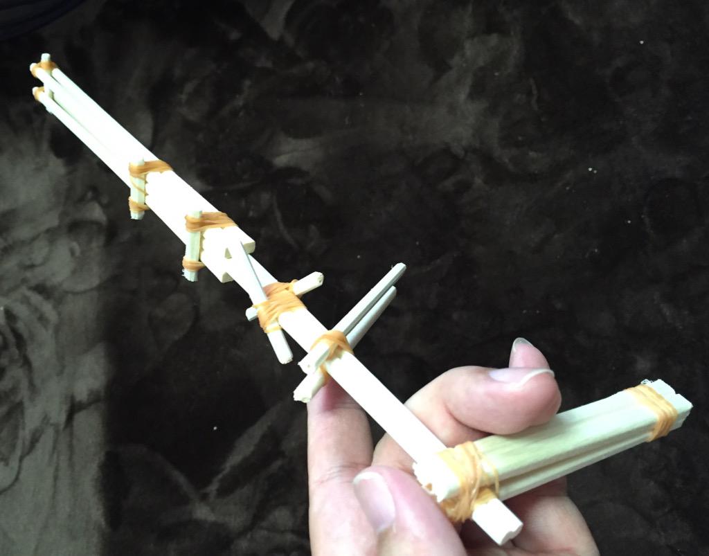 Pmang公式 Ar Twitter 子供が割り箸鉄砲を作っていたので スマートかつ機能的な4連装割り箸鉄砲で格の違いを見せつける大人 割り箸鉄砲 Pmang Http T Co Rmjp6rwj5u