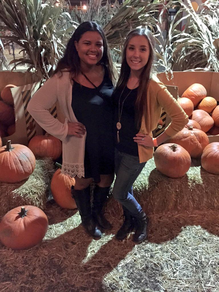 ThatGirl_Steph_'s tweet photo. Fun fall festivities 🎃🌾 http://t.co/Ky2ZtI6Kw7