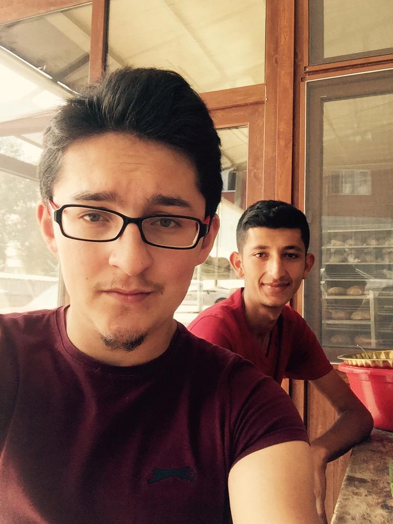 sor_sebastian's tweet photo. Fırıncının küreği 😎 http://t.co/8q9g6wV86w