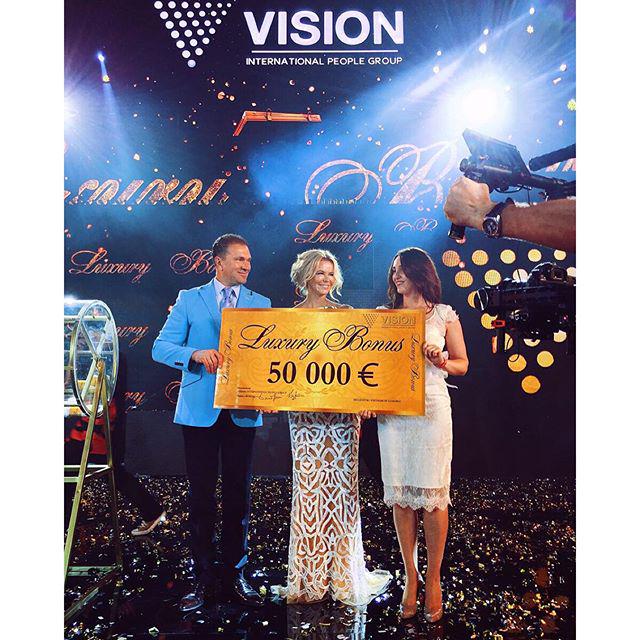 vision_rus's tweet photo. #ML15 #Millenium2015 #visiontoday #welcometovision #vietnam #tienson... https://t.co/AWF49YGxMd http://t.co/Tct7i0K2tT