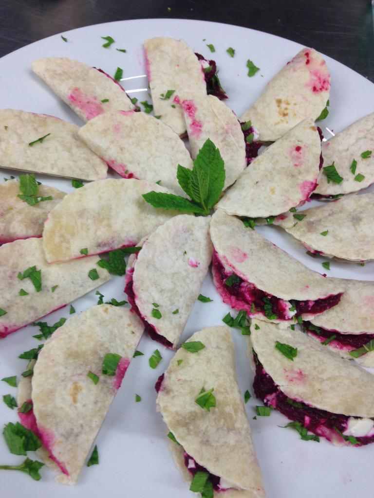 WholeHealthTeam's tweet photo. Snack time @beetrootfitness #Bootcamp 😋 http://t.co/3pLptT4ugl
