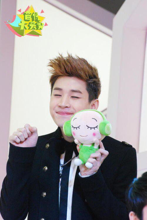    Happy Birthday Henry Lau   We Love You      1-4-3   