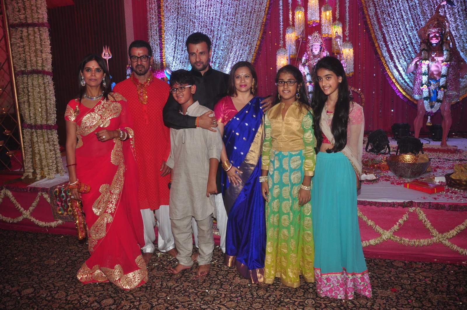 Celebs at birthday bash!

to wish the talented actor a very happy b\day!  