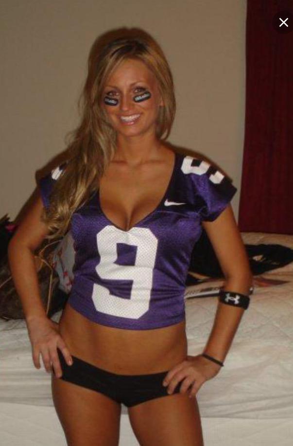 SexiiSports's tweet image. #1OSU &amp;amp; #2TCU hold on to top spots and W's. #FBS