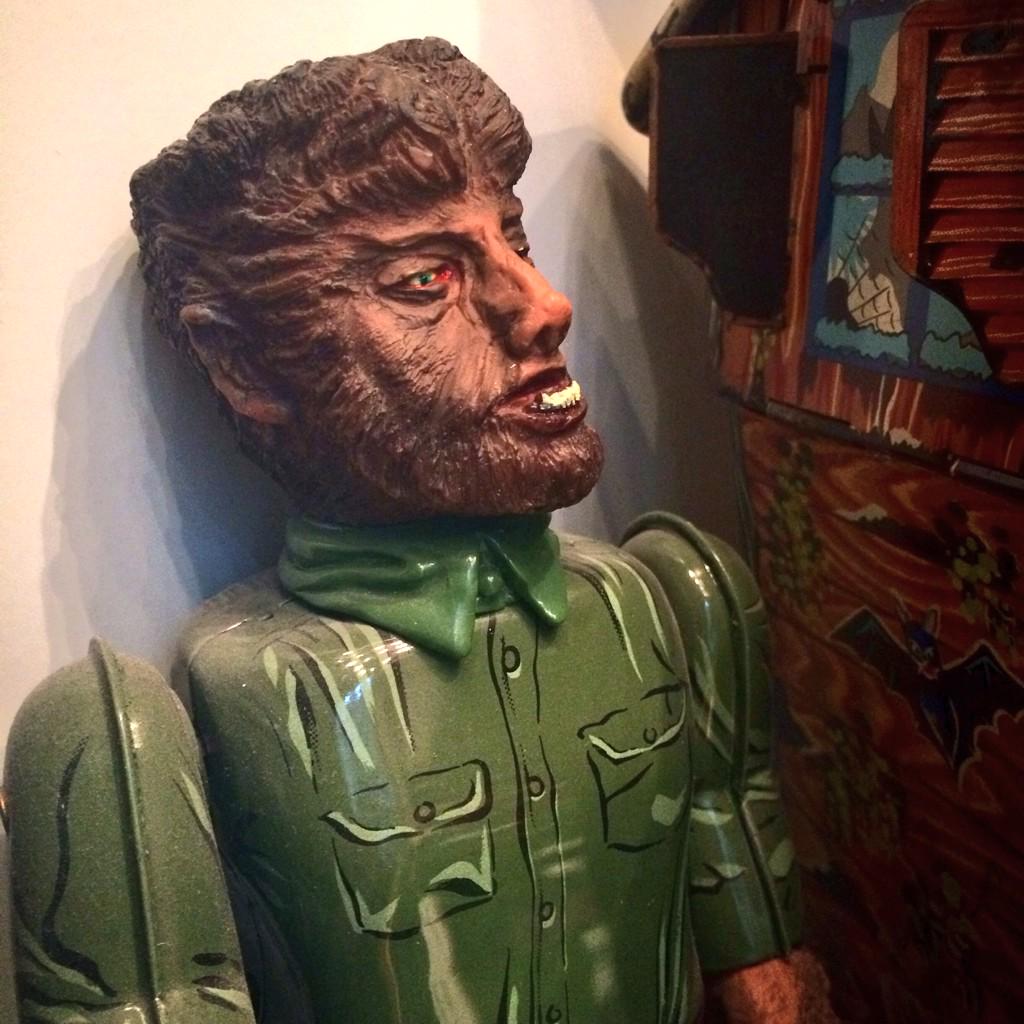 Hep senden korktum ama caniler hep insan görünümünde ve son derece soğukkanlı konuşuyorlar.. Affet beni kurtadam..