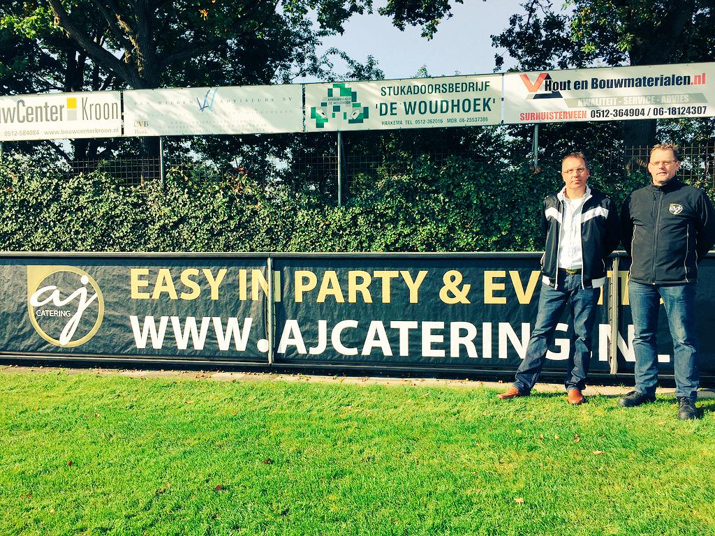 sponsorgroep's tweet photo. Onze nieuwe hoofdsponsor @AJCateringNL heeft 72 meter prachtige rollboarding afgenomen! #catering #cotb http://t.co/P1dZKAIpEC