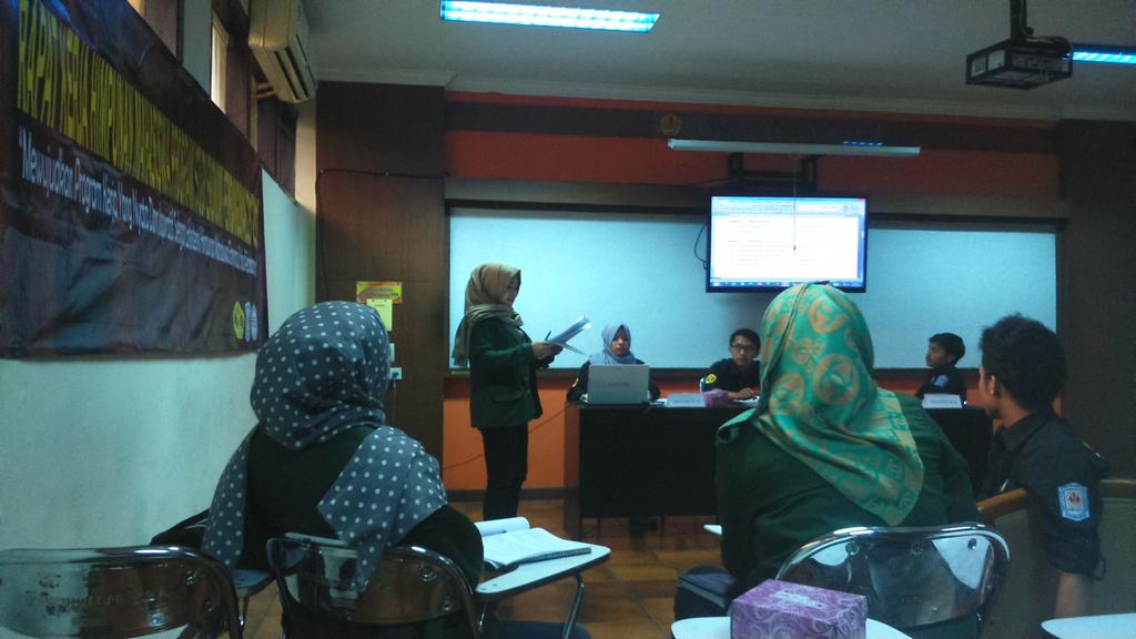 HIMASPA_UNPAS's tweet image. Presentasi proker Minat Bakat oleh teh @gitakomalasari #RAKERHIMASPA