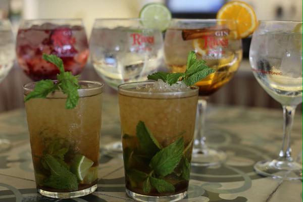 TabernaVolapie's tweet photo. RT #volatonic FAV #mojaito. #Mojateconvolapié #Drinks http://t.co/DBdLQ3YXAS