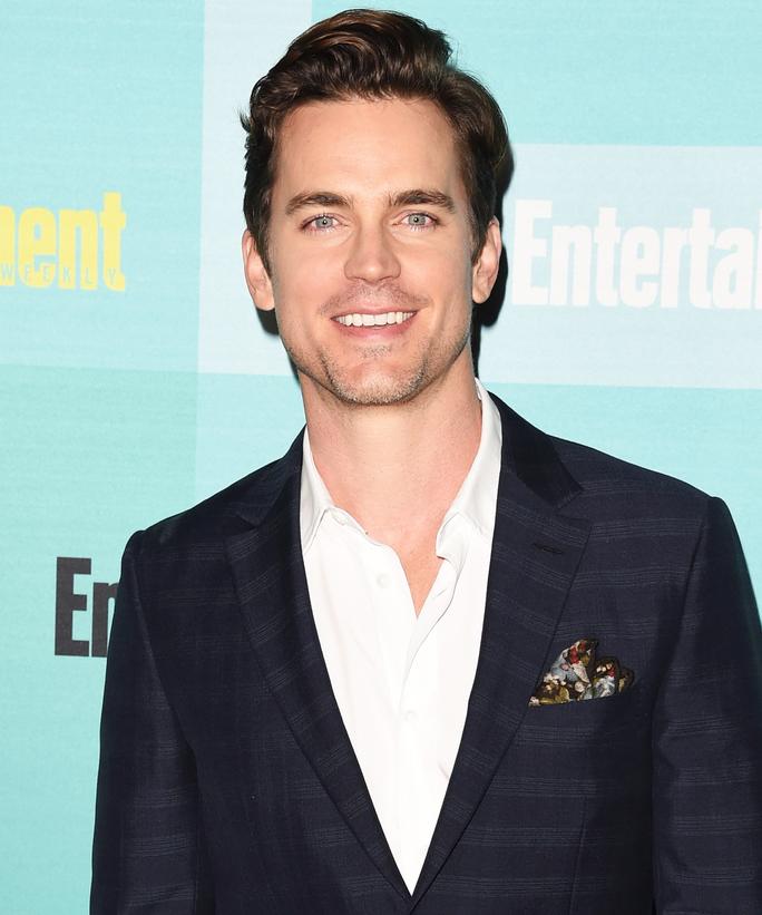 Happy 38th birthday, MattBomer! Celebrate with a peek at the star\s hot abs:  