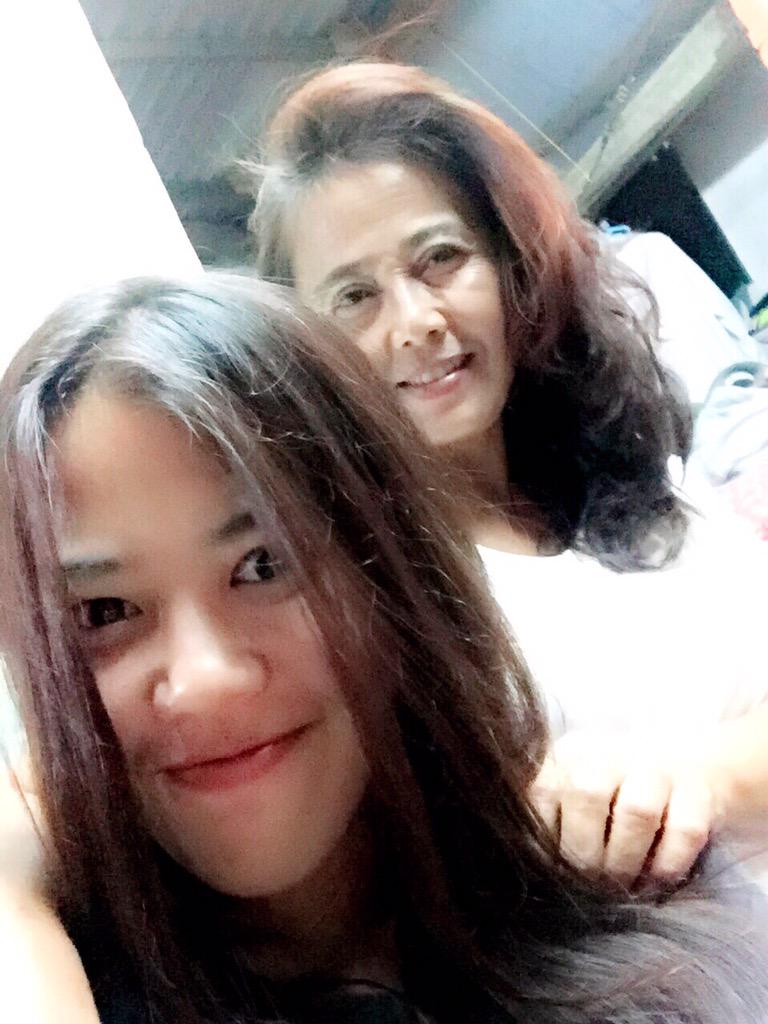 Take picture with you mom, I love you so much😘😘😘