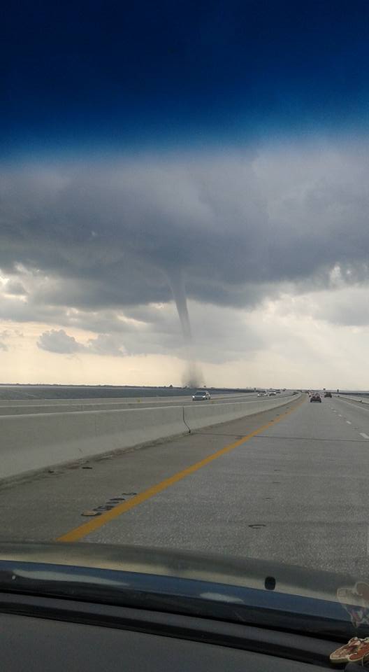 10TampaBay's tweet photo. Check out these great shots of the waterspout near Terra Ceia. Courtesy of Daniel D., Edi S. &amp; Katrina G. http://t.co/EhPOzykb0b
