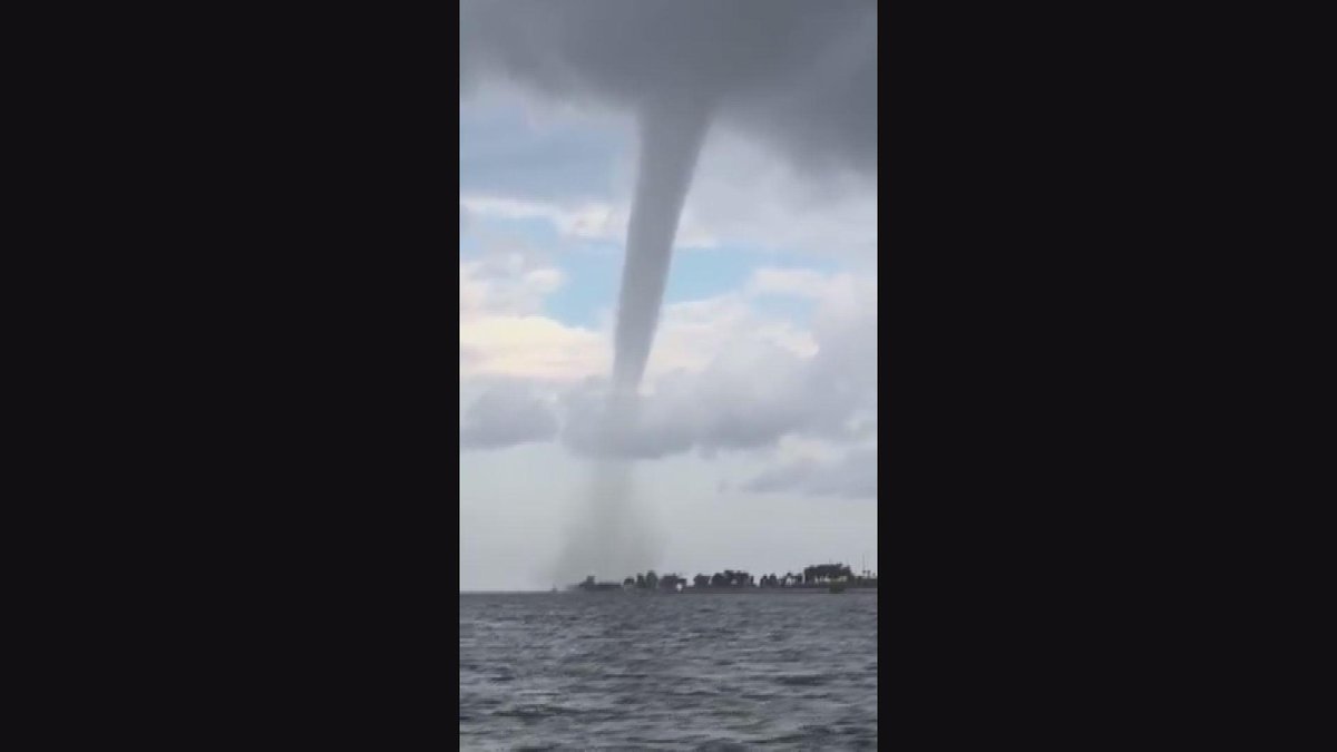 10TampaBay's tweet photo. Check out these great shots of the waterspout near Terra Ceia. Courtesy of Daniel D., Edi S. &amp; Katrina G. http://t.co/EhPOzykb0b