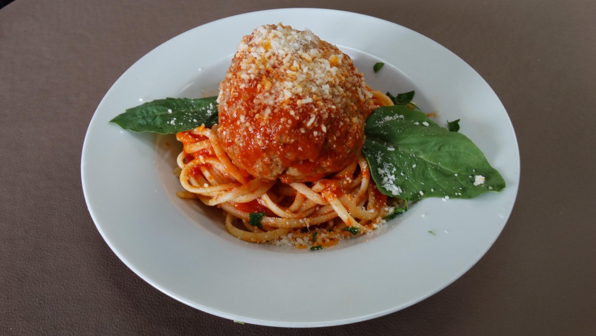 CidaniaCutone's tweet photo. @RichviewBakery is my go-to restaurant for fresh, homemade Italian cuisine...mmmm so good! #deliciousfood #pasta http://t.co/i8uUZIgPmn