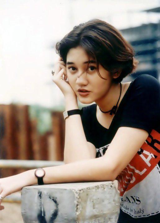 fansdesain's tweet photo. @fansberbagi apa sih yg terkenang buat kamu dari sosok (alm) NIKE ARDILLA? #Nikeardilla #tributeNikeardilla http://t.co/rBTWgnLAZT