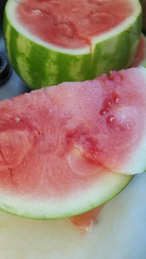ActionSmitty's tweet photo. @HEB this is the 3rd unripe watermelon purchased from store #369. Not cool at all. http://t.co/nuTLElSCNe