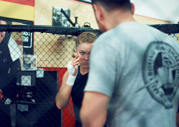 WickedTwee's tweet image. Ronda Rousey’s Next Fight: Body Image in Holly... bit.ly/1jXbId3 #WickedStuff | twibble.io