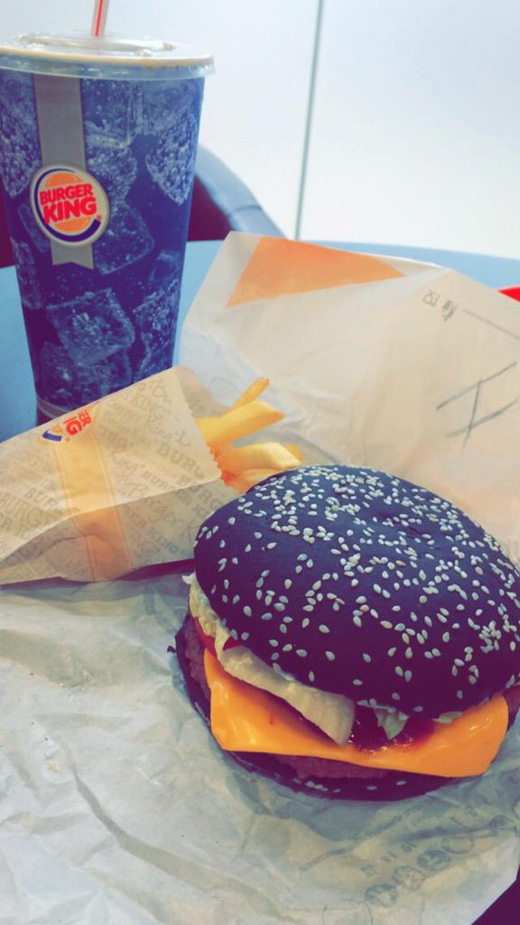 rhachache's tweet photo. Had the #HalloweenWhopper it's nowhere near as gd as @roadsterdiner's #blackburger #whygoBK when you can #goroadster http://t.co/T5ATDP817s
