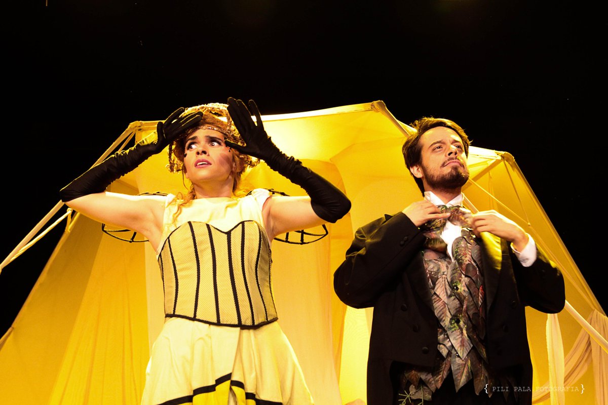 teatroinbal's tweet photo. La abeja reina tiene un destino del que sabe que nunca podrá escapar… ¿o sí? Descúbrelo hoy en Teatro Galeón, 13 h http://t.co/UENs9qB2SY