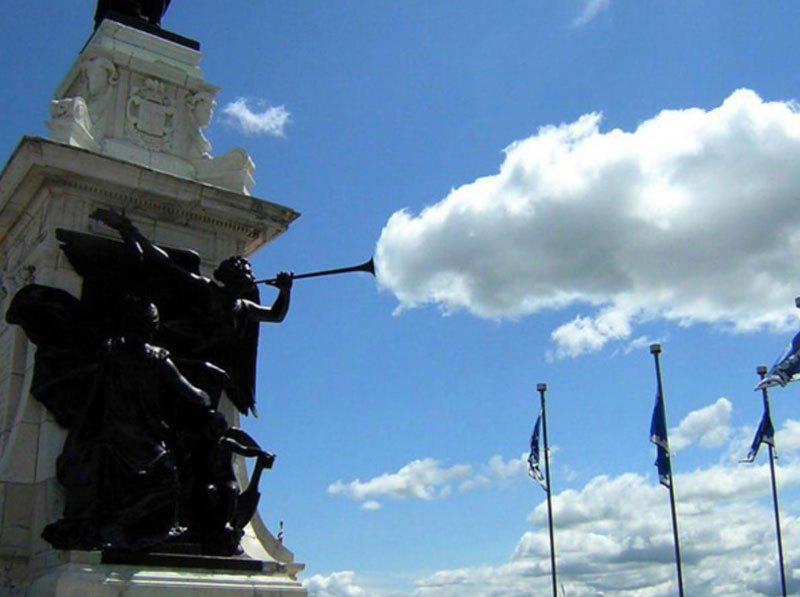PerfectInPhotos's tweet photo. Statue cloud http://t.co/ufRp5UClq3