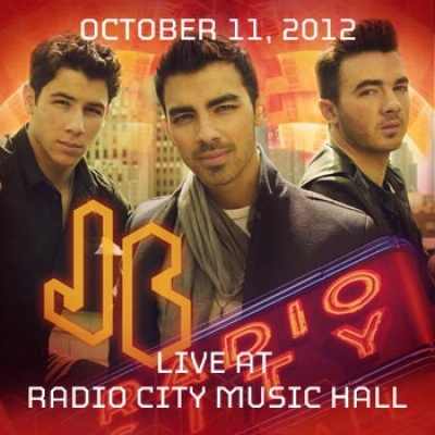 yaz_jonai's tweet photo. Reasons to always remember the month of October.....#jb2012 #JBRadioCity http://t.co/6Sd7jPQQV3