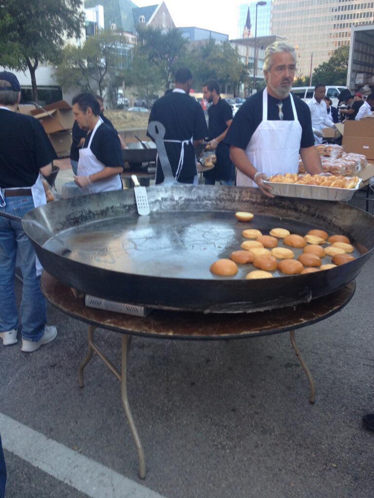 firstdallas's tweet photo. Have you ever seen a skillet so large? Join us for worship & lunch! Next service is at 10:50am! #ExploreFirstDallas http://t.co/4o7NIo1D4m