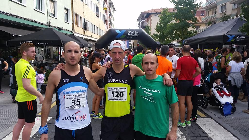 EnkarterriTri's tweet photo. Arantzazu Saez eta Gotzon Solaegi V. Zalla Herri Biran garaile. ZORIONAK #ZHB2015 http://t.co/5FJG6L36Ze