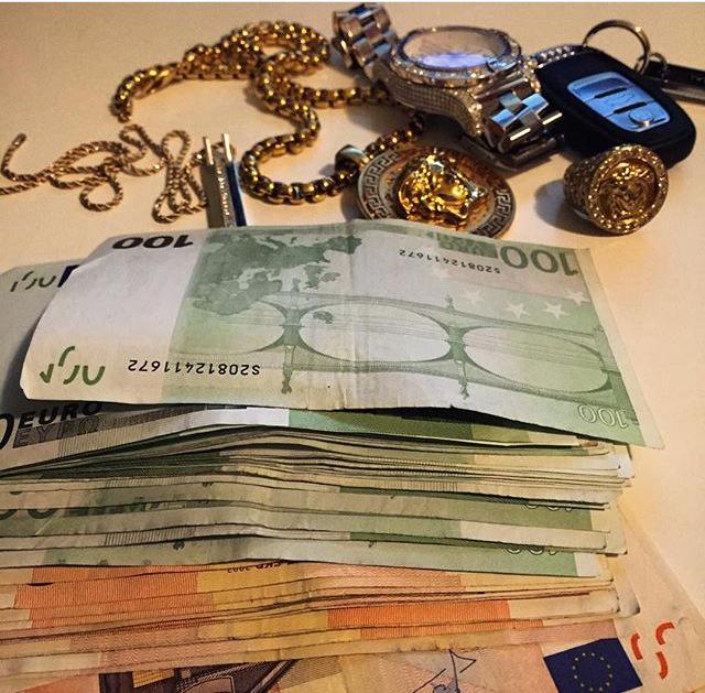 Onecoinbe's tweet image. Money talk 
#bluediamond
#leadershiprank