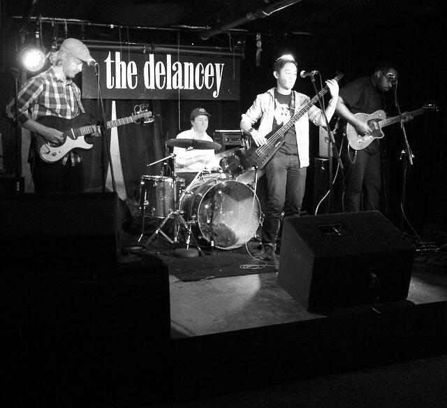 PostMdrnAuthors's tweet photo. Love at first listen..they killed it. cant wait to play with Contre again soon! 
@Bartees_ #contre #Delancey http://t.co/Zg6tFUKVFt