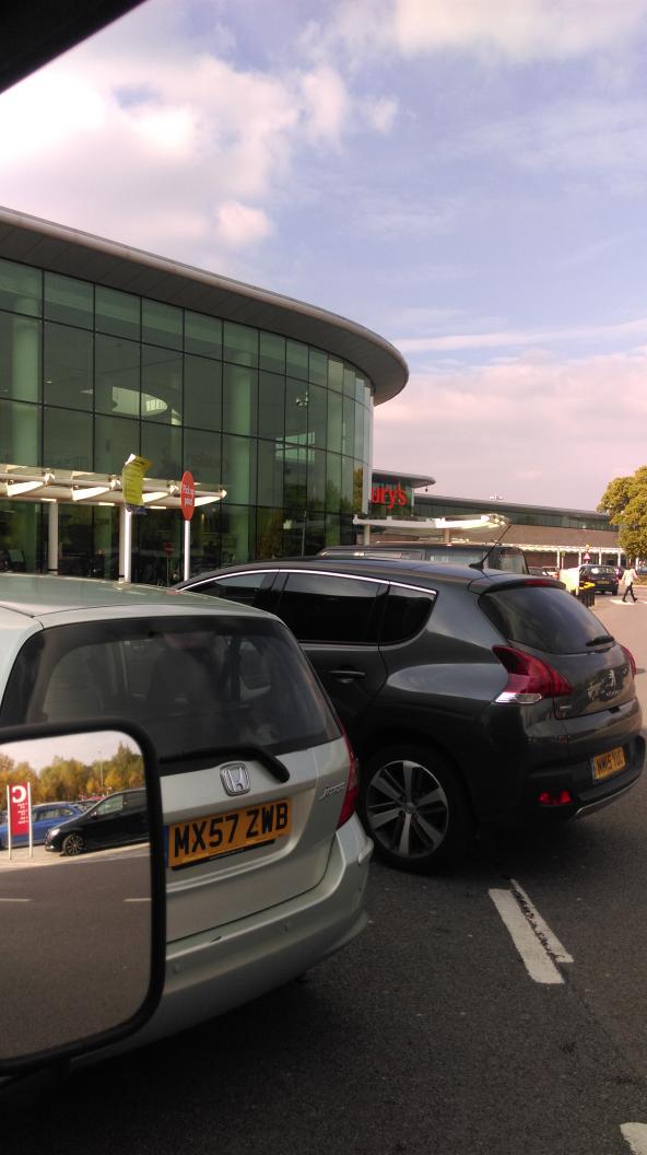 cheshirebting's tweet image. Not my idea of a Sunday😠 #retailpark #dropoffpoint #giftvoucher and get the he'll out 😊😁