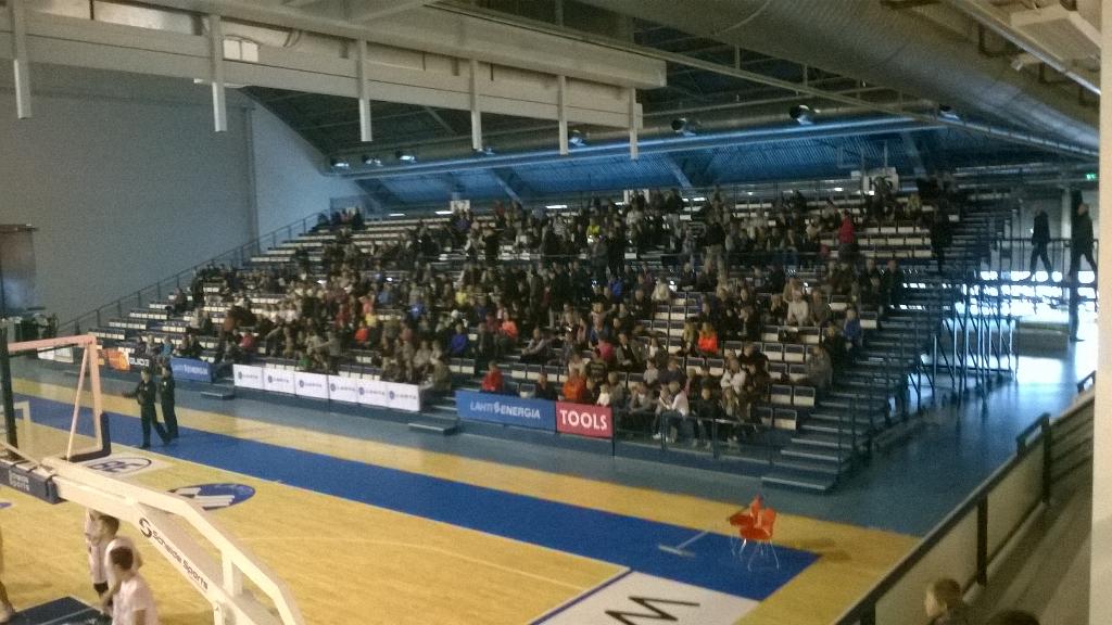 PSelkee's tweet photo. First Game ever!Full house?#Lahtibasketballneverstop#divariB http://t.co/dZsQcWn3Ga