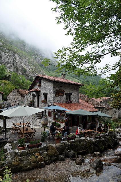 _Paisajes_'s tweet photo. El pueblo de Bulnes, Asturias http://t.co/CYIcNuQEbG
