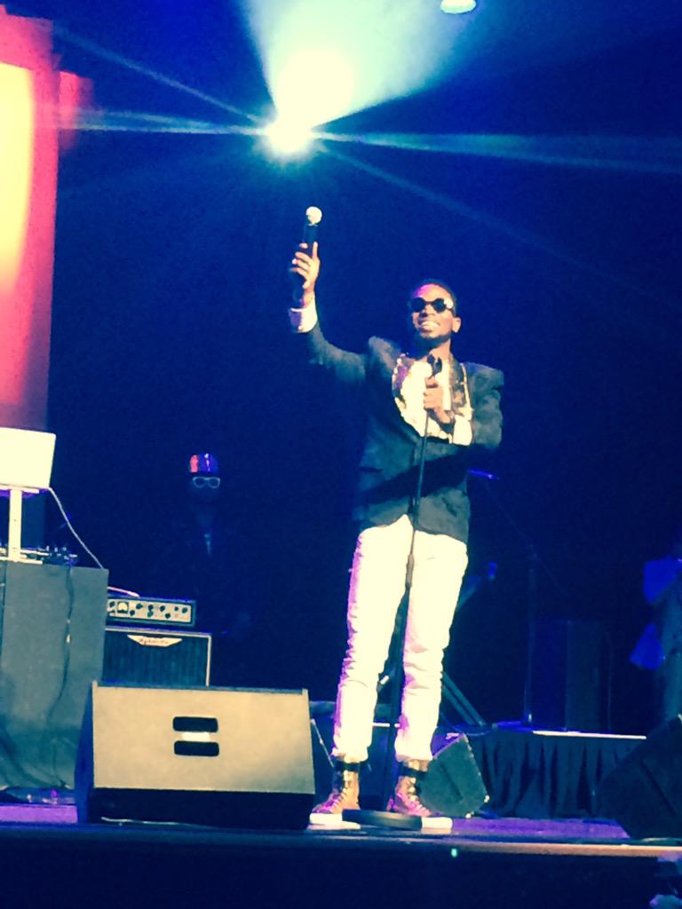 alale_c's tweet photo. @iamdbanj what a night! Awesome show at the @NSVAustralia Independence Day! #Kokomaster #igwe http://t.co/y8sRz1SeI4